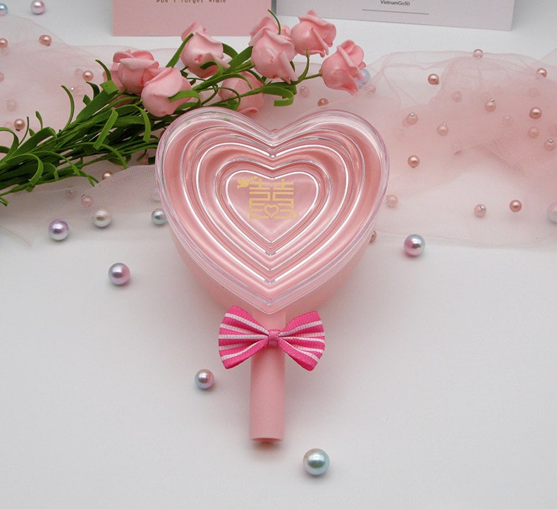 Mini heart-shaped lollipop chocolate boxes